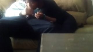 Il ejacule tout dans sa bouche sans la prevenir !